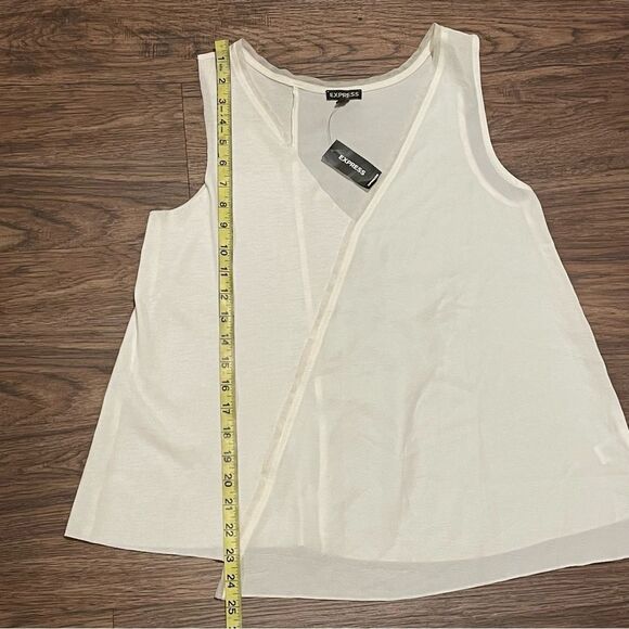 NWT Express Lightweight V-neck Blouse Ivory White Size Small - Picture 7 of 9